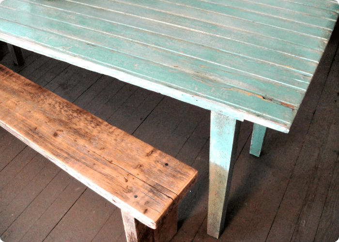 Three easy steps to easily whitewash a wood table