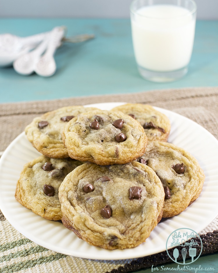 nutella stuffed chocolate chip cookies2