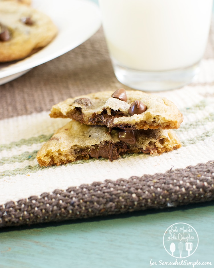 nutella stuffed chocolate chip cookies3