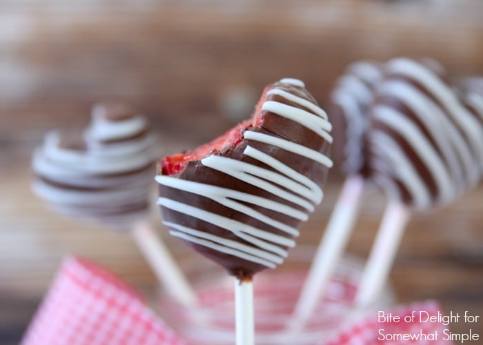 Chocolate Covered Strawberry Heart Pops | Valentine's Day | Easy Recipe