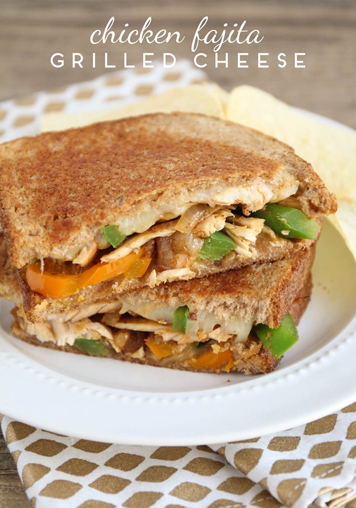 These chicken fajita grilled cheese sandwiches are super easy to make. Made with chicken, fresh vegetables and cheese, these sandwiches are packed with flavor! #grilledcheesesandwich #fajitagrilledcheese #chickenfajitagrilledcheese #chickenfajitasandwich #mexicanrecipe via @somewhatsimple