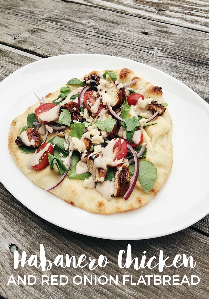 This Chicken Flatbread recipe is perfect for summer! Fresh ingredients and a filling meal that doesn't heat up my whole house!  via @somewhatsimple
