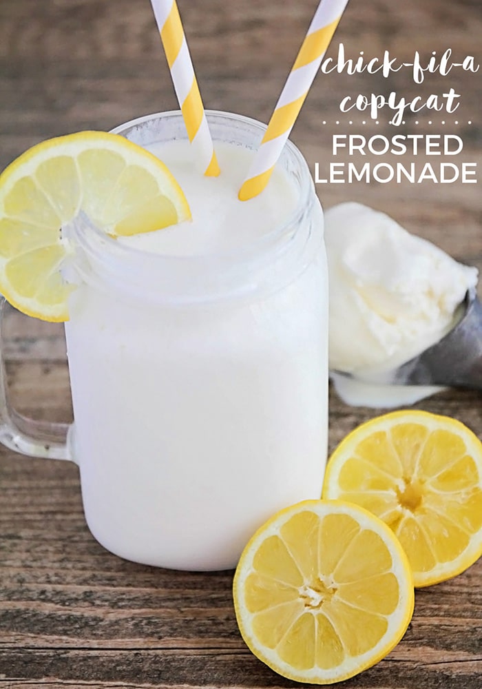 This Chick-fil-a Frosted Lemonade copycat recipe is perfect for a summer afternoon. Save yourself the time and money and make a batch of this refreshing drink at home! #lemonade #chickfilacopycatrecipe #summerdrinkrecipe #frostedlemonade #chickfilafrostedlemonade via @somewhatsimple