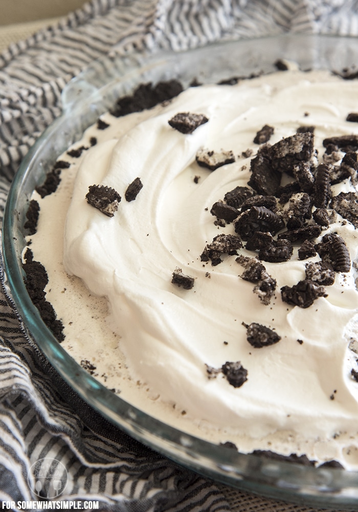 Finished Oreo Ice Cream Pie in a glass pie pan