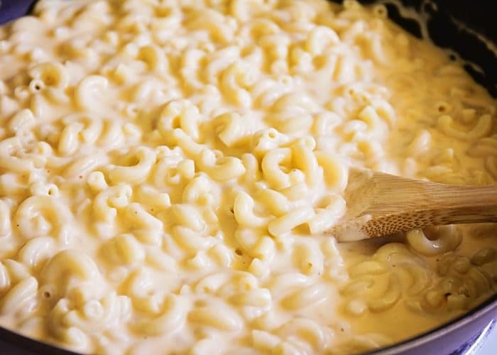 macaroni and cheese in a pan