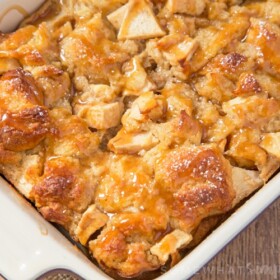 This Caramel Apple Bread Pudding is soft, spicy, filled with chunks of apples and sweet caramel sauce. It’s the perfect flavour filled dessert to make this Fall!