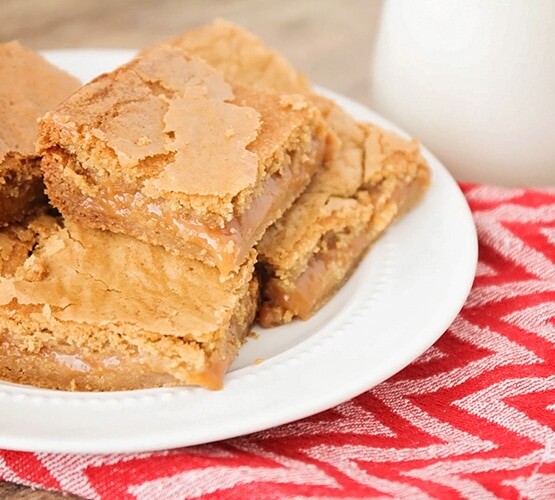caramel cheesecake cookie bars