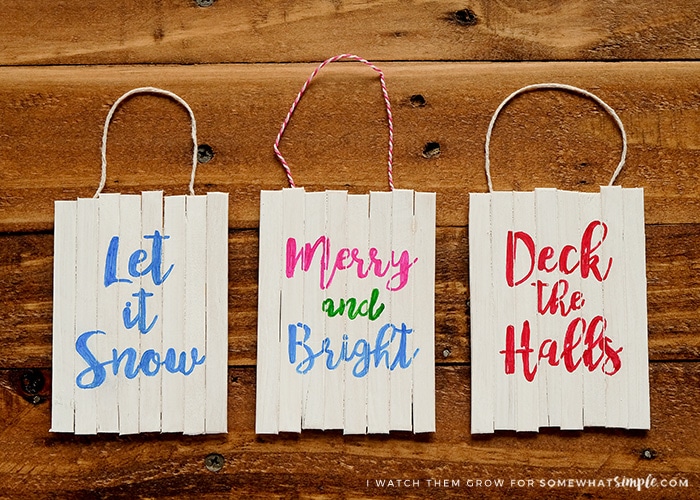 Holiday Decor | MINI PALLET CHRISTMAS ORNAMENTS by Somewhat Simple