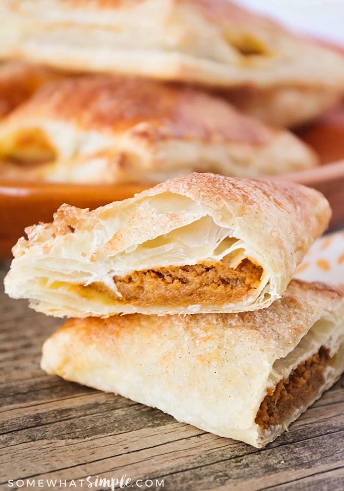 Turnovers de torta de abóbora escamosa