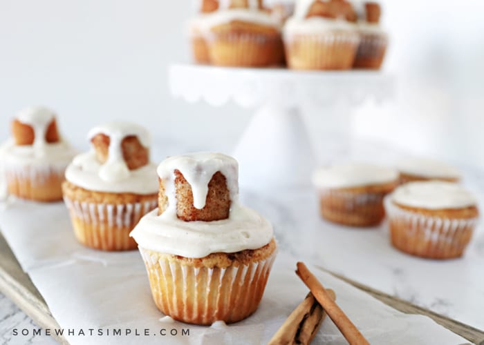 cinnamon roll cupcakes