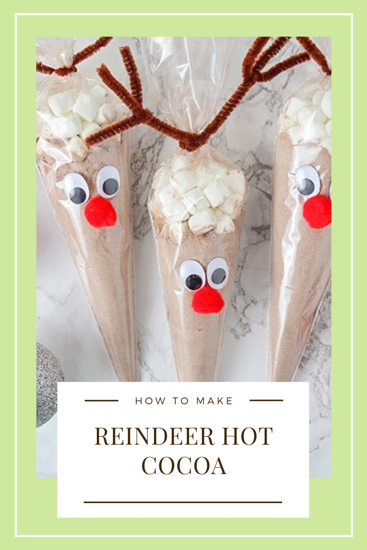 Reindeer hot chocolate bags are an easy and fun gift idea for this Holiday season.  Using just a few simple items, you can quickly make these adorable reindeer cocoa gifts for everyone on your list. This easy DIY Christmas gift idea is perfect for your neighbors or coworkers. via @somewhatsimple