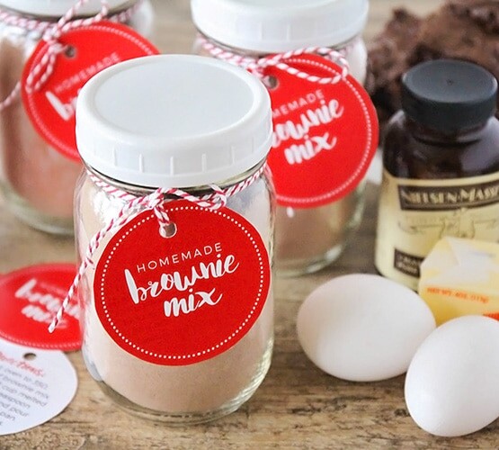 This rich and fudgy homemade brownie mix is so easy to make, and perfect for holiday gifts! Add a mason jar and a cute gift tag, and you're all set!