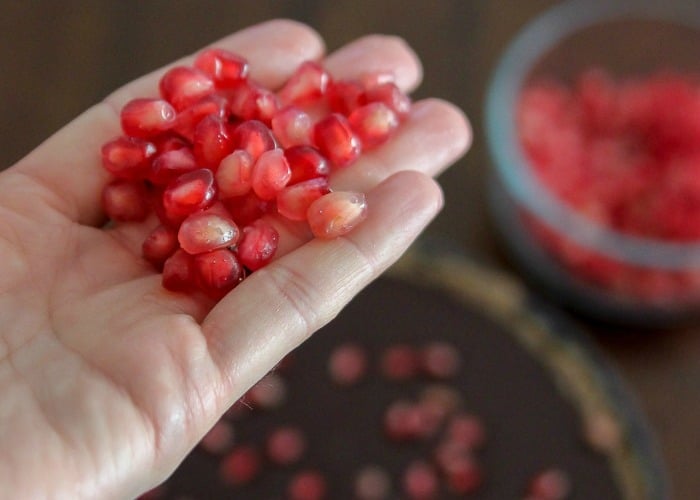 Handful of pomegranates for an easy chocolate tart