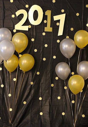 Easy DIY New Year&#039;s Eve Photo Backdrop - Somewhat Simple