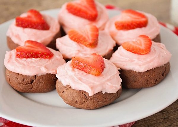 chocolate strawberry sugar cookies