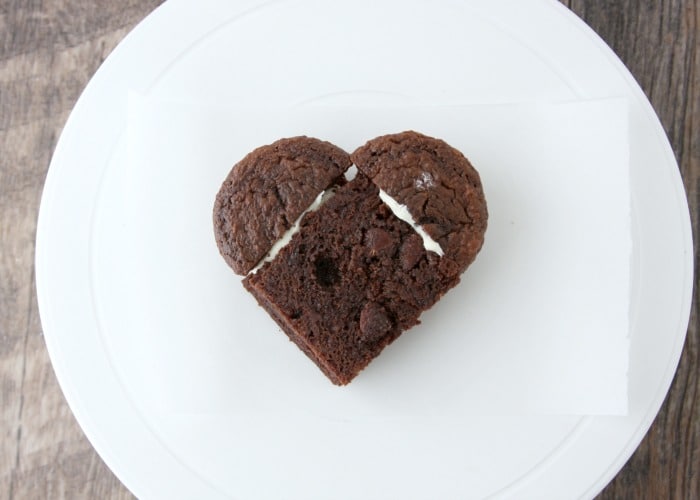 Mini Heart Cakes are made without a specialty cake pan, so you can save money and cupboard space, but still make a cute Valentine's Day dessert!