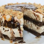 round snickers ice cream cake