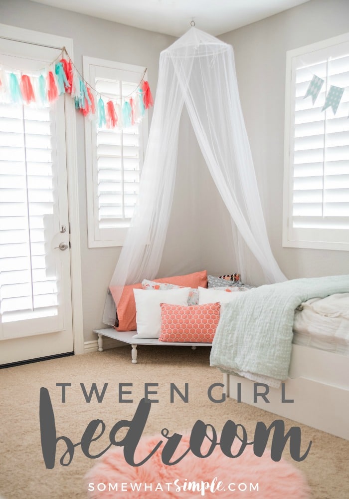 Decorating a room full of teal and peach decor is a fun and affordable project that's absolutely perfect for a tween girl bedroom! via @somewhatsimple