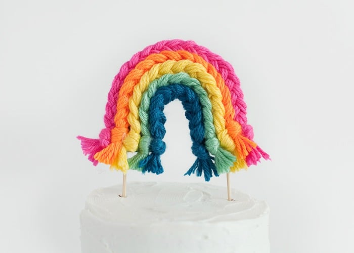 15 Favorite Yarn Crafts Decor Ideas Somewhat Simple