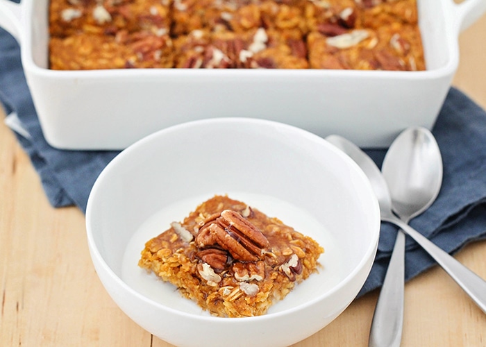 This lightly sweetened pumpkin pie baked oatmeal is the perfect healthy breakfast to start the day! It's easy to make, and tastes great too!