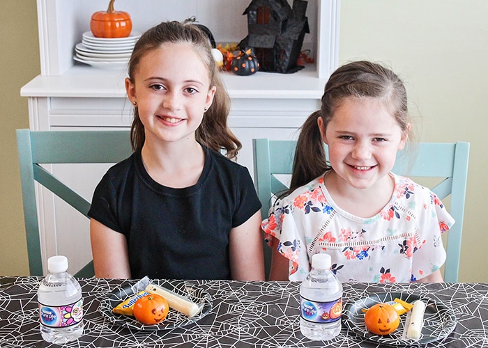 This simple and fun Halloween craft party is the perfect way to celebrate the season! Enjoy adorable crafts for the kids, plus spooky and delicious treats!