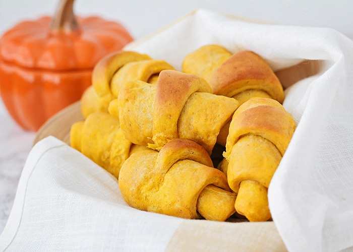 Pumpkin Dinner Rolls