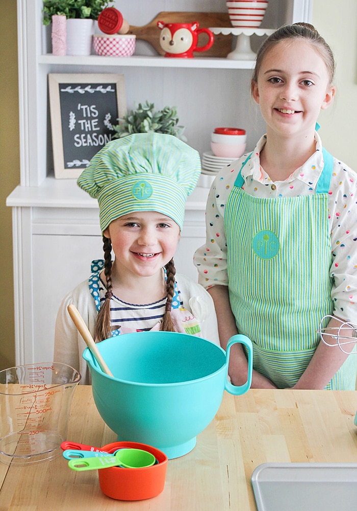 Throw a fun and special holiday baking party for the kids with Pampered Chef! Our simple gingerbread cookie recipe is easy to make, and perfect for gifting!