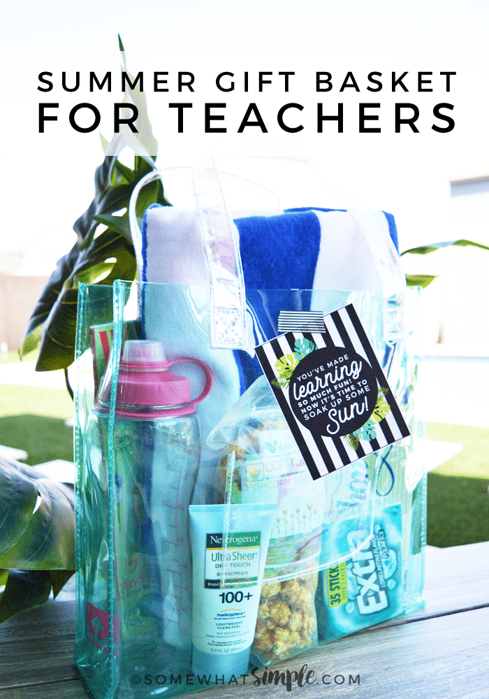 This summer beach bag is a fun and unique teacher appreciation gift idea. It's simple and easy to put together and a very thoughtful gift. #teacherappreciation #teacherappreciationideas #giftidea #teacher #thankyou via @somewhatsimple