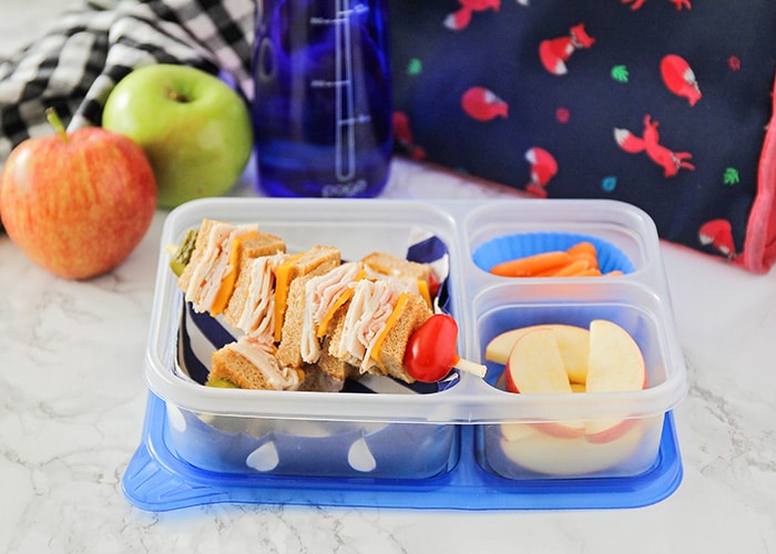 Packing hot school lunches and keeping them warm - 