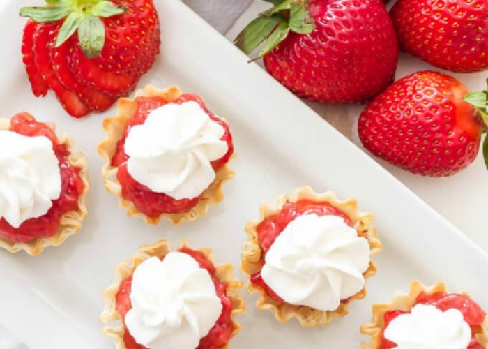 mini strawberry pies