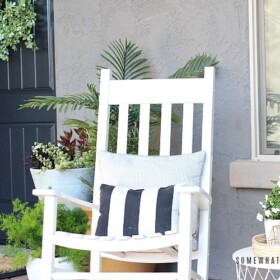 pretty courtyard decor