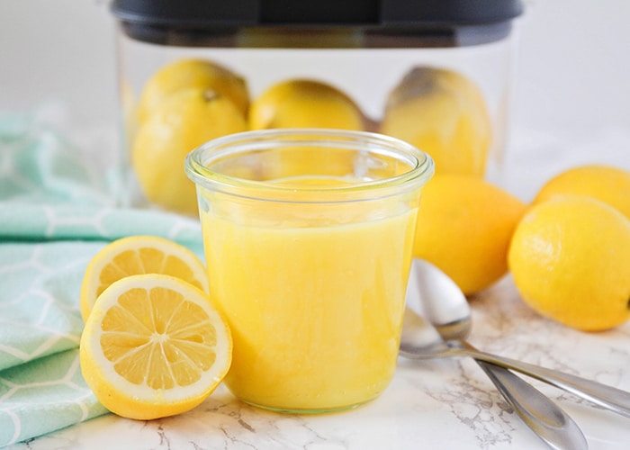 This homemade lemon curd is a delicious mixture of tart and sweet! It's perfect on waffles, pancakes, and ice cream, and adds a sweet burst of lemon flavor!