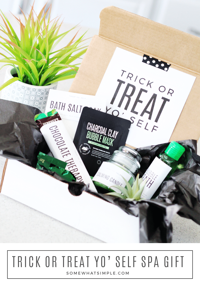 This Trick Or Treat Yo'Self Relaxation Gift Basket Is The Perfect Pick-Me-Up This Halloween Season! Whether You Leave It On Their Doorstep, Or Send It In The Mail, These Halloween Gifts Are So Easy To Put Together! #halloweengift #spagift #relaxationgift