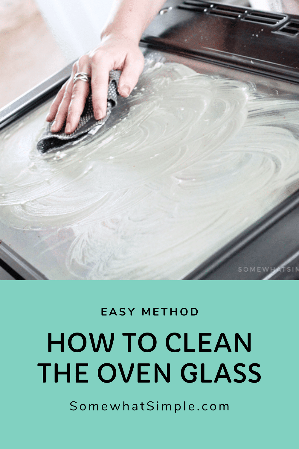 Cleaning the oven is no fun, but it's even less fun when your cleaning method is ineffective. Follow our step-by-step guide to clean your oven quickly and thoroughly, with no expensive products required. via @somewhatsimple