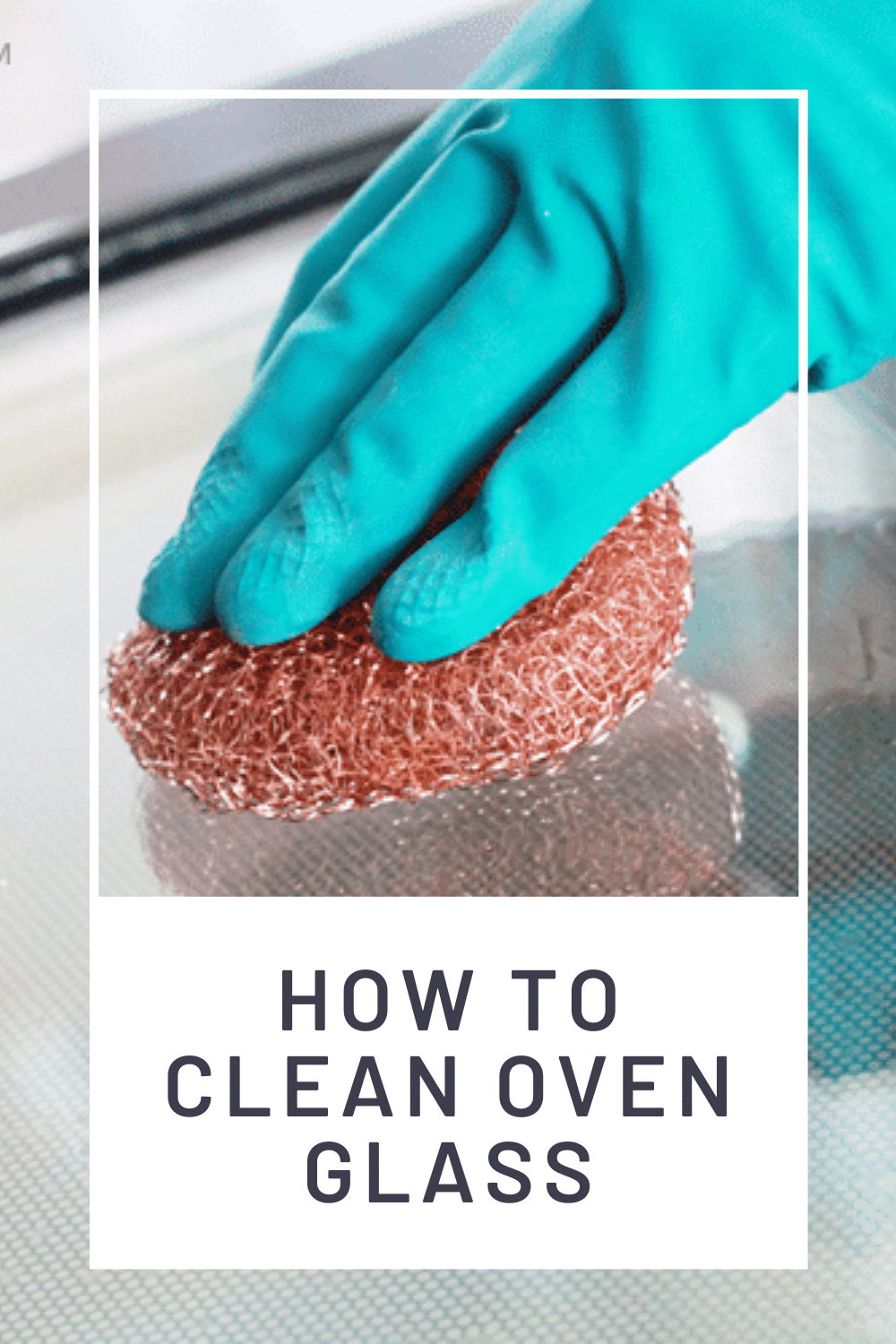 Cleaning the oven is no fun, but it's even less fun when your cleaning method is ineffective. Follow our step-by-step guide to clean your oven glass quickly and thoroughly, with no expensive products required. via @somewhatsimple
