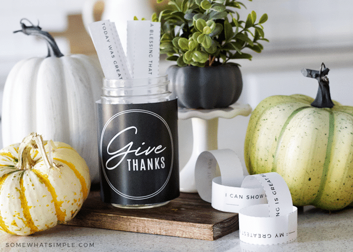 gratitude jar with paper chain for thanksgiving 