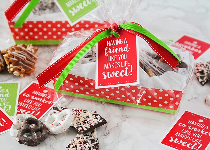 These easy to put together holiday dessert gifts are the perfect way to show a little love to your neighbors, co-workers, and friends!