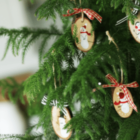 wood slice snowmen ornament keepsake gift tutorial diy easy simple kid craft