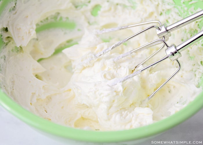 vanilla whipped cream frosting