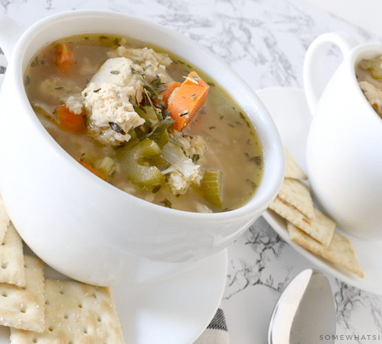 2 cups of chicken and rice soup with saltine crackers