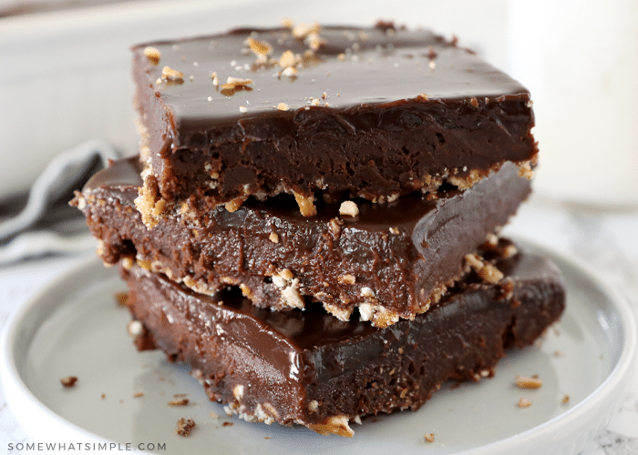 brownies squares with a pretzel crust