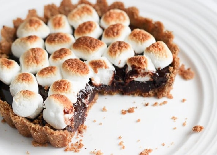 smores tart on a white plate