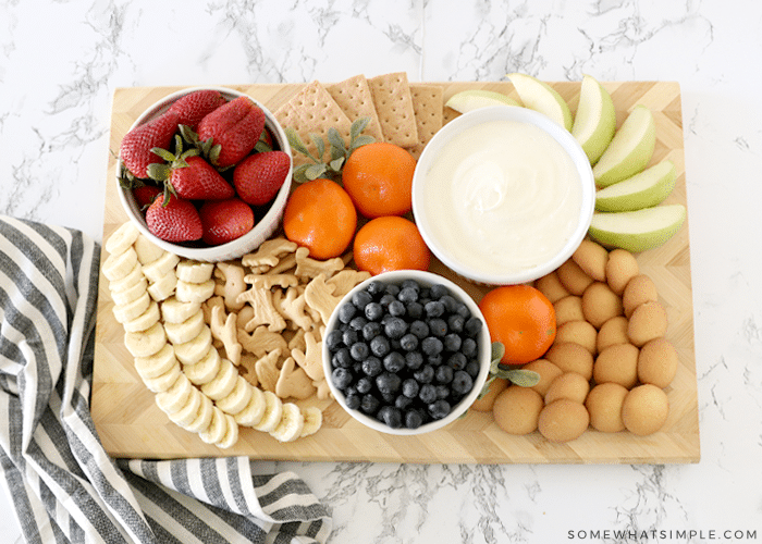 marshmallow fluff fruit dip with fruit and cookies