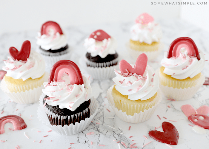 decorating cupcakes with royal icing garnishes