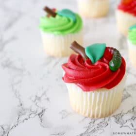 back to school apple cupcakes