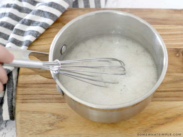 sauce pan with boiling fruit pectin