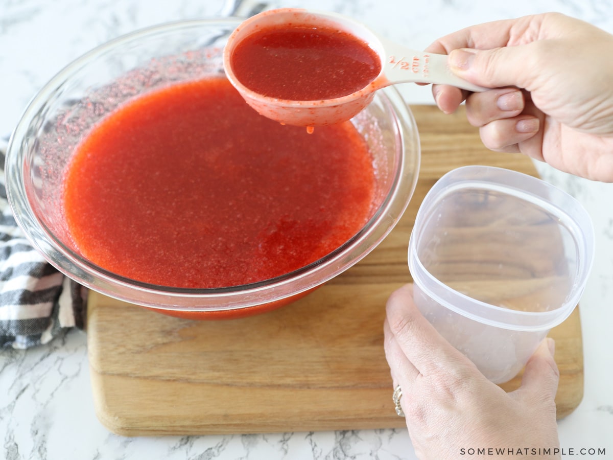 filling containers with freezer jam