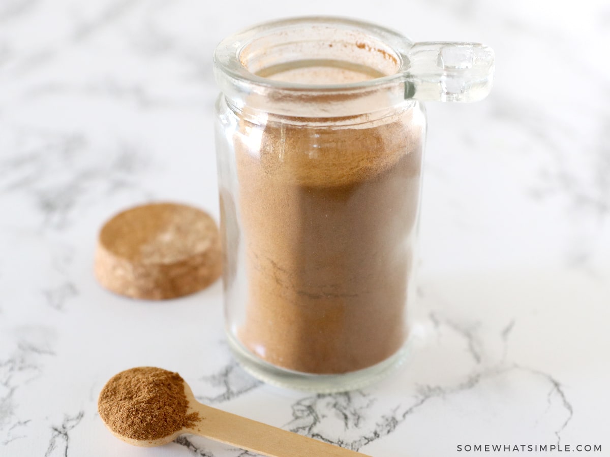 homemade apple pie spice in a jar