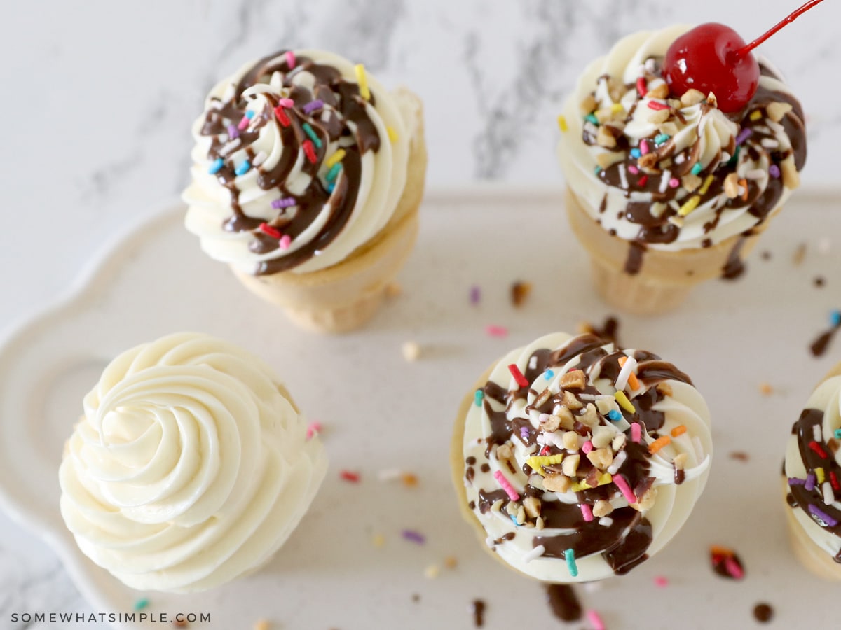 decorated cupcakes to look like ice cream cones