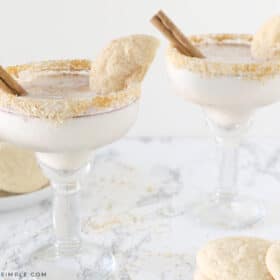 two glases filled with snickerdoodle mocktail